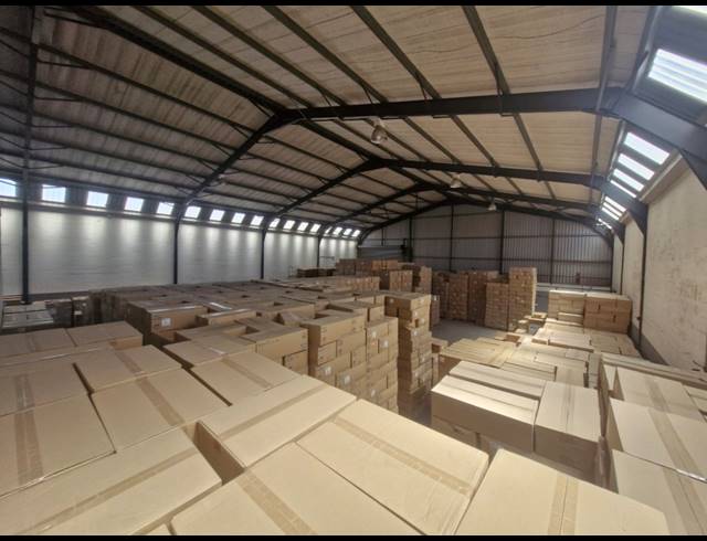 652M² WAREHOUSE TO LET IN OKAVANGO PARK